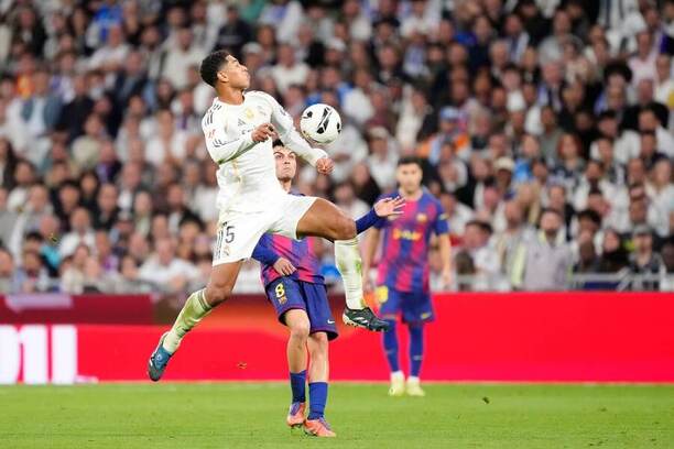 Jude Bellingham z&nbsp;Realu a&nbsp;Pedri z&nbsp;Barcelony