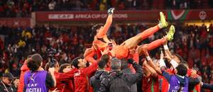 Bono hrdinou semifinále