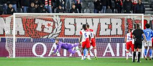 Jindřich Staněk inkasuje třetí branku