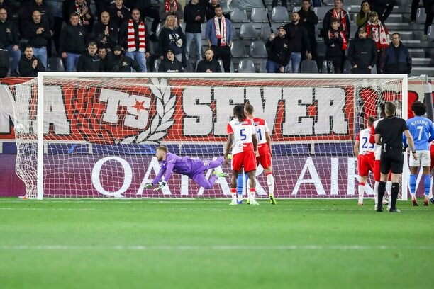 Jindřich Staněk inkasuje třetí branku