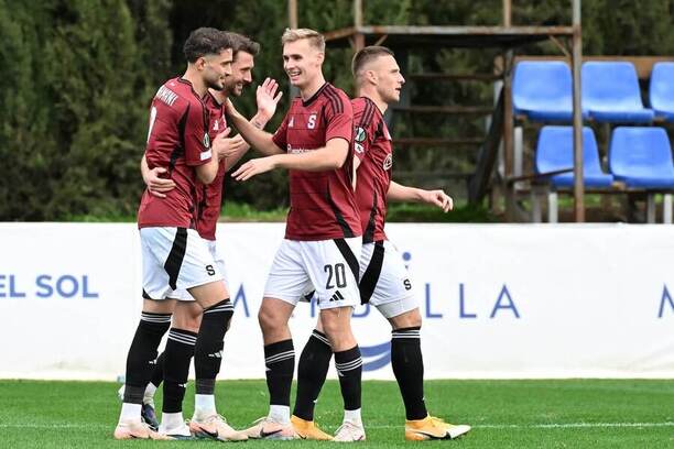 Sparťanská radost po gólu do sítě Legie