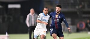 Igor Paixão a Warren Zaïre-Emery v lednovém duelu Marseille a PSG o superpohár