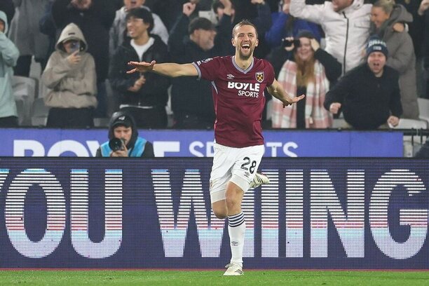 Tomáš Souček z West Hamu slaví svůj rekordní 39. gól v Premier League