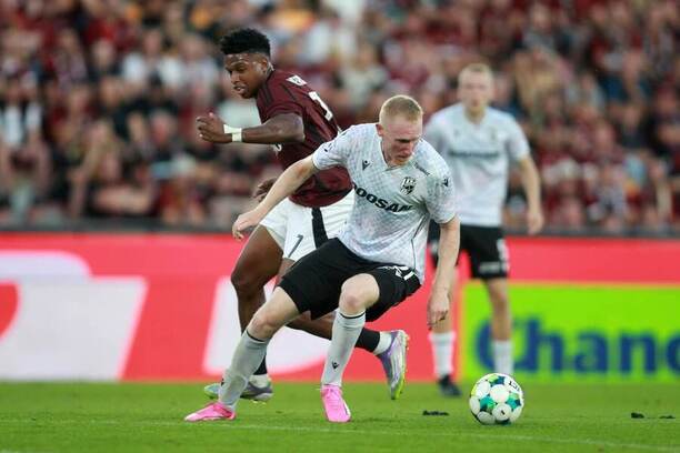 John Mercado ze Sparty a&nbsp;Václav Jemelka z&nbsp;Plzně v&nbsp;souboji