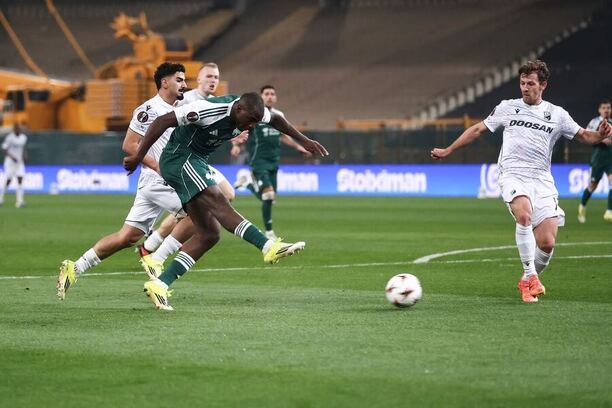 Úvodní utkání play-off Evropské ligy mezi Plzní a&nbsp;Panathinaikosem skončilo 2-2