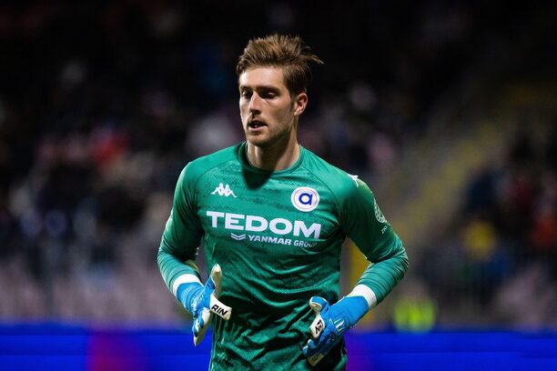 Brankář Artisu Brno Tomáš Holý