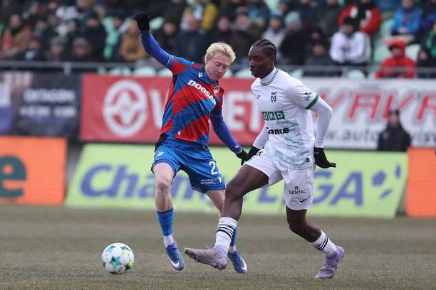 Tom Slončík z&nbsp;Plzně a&nbsp;Sahmkou Camara z&nbsp;Karviné