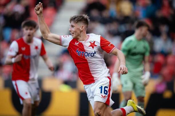 Obránce Eliáš Piták letos pravidelně nastupuje za Slavii B