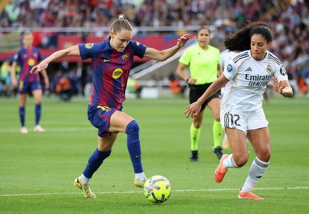 Caroline Graham Hansen and Yasmim Ribeiro v&nbsp;ženském El Clásicu
