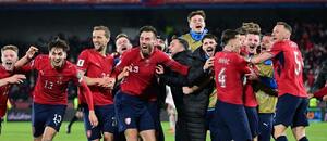 Česko slaví postup na MS, na fotce radující se tým po penaltovém dramatu s Dánskem