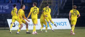 Fotbalisté Jihlavy se radují z gólu proti Artisu Brno v utkání Chance Národní Ligy