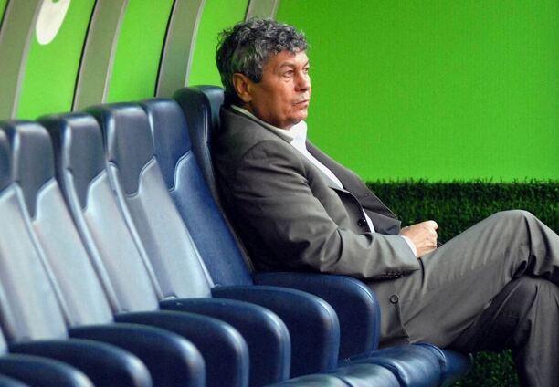Mircea Lucescu na lavičce Galatasaraye