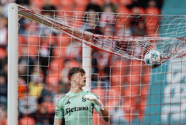 Brankář Sparty B Sebastián Zajac