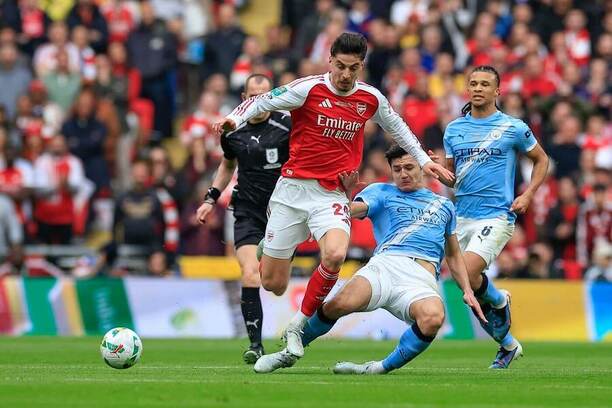 Naposledy Manchester porazil Arsenal ve finále EFL Cupu