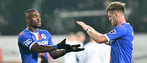 Osmifinále MOL Cupu 2025/26: Na fotce dvojice z Artisu Brno Kúadrí Adébajó Adediran a Daniel Samek 