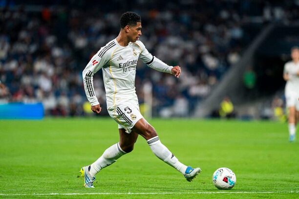 Jude Bellingham během výhry Realu Madrid nad Deportivem Alavés