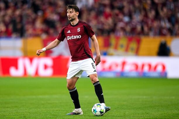 Kaan Kairinen během utkání Sparty s&nbsp;Jabloncem