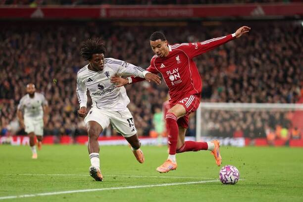 Patrick Dorgu z&nbsp;Manchesteru United a&nbsp;Hugo Ekitiké z&nbsp;Liverpoolu