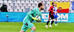 Brankář Táborska Martin Pastornický během utkání s Artisem