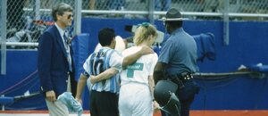 Diego Armando Maradona patří mezi slavné hříšníky
