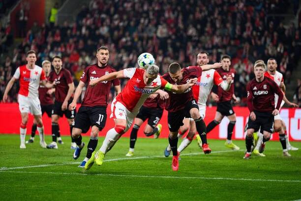 Množství vzdušných soubojů se dá očekávat také dnes