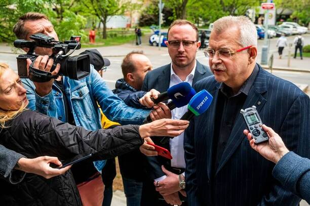 Jaroslav Tvrdík před jednáním disciplinárky