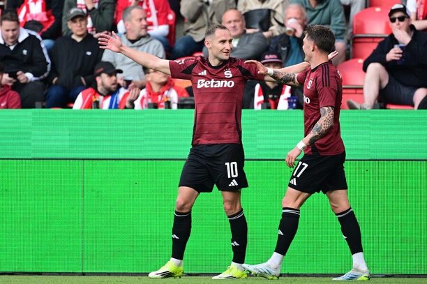 Sparťan Jan Kuchta slaví gól do sítě Slavie