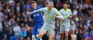 Utkání 32. kola Premier League 2025/26 - Na fotce zleva Cole Palmer (Chelsea) a Erling Haaland (Manchester City)