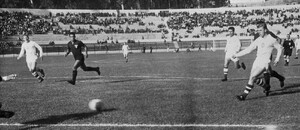 Václav Mašek střílí Mexiku branku na 1:0 (MS 1962)