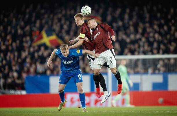 Jaroslav Zelený a Pavel Kadeřábek během zápasu Sparty s Alkmaarem