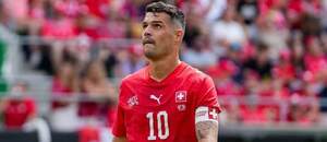 Granit Xhaka, švýcarský záložník, v přátelském utkání proti Jordánsku