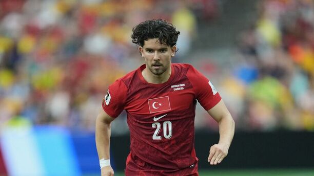 Turecký zadák Ferdi Kadıoğlu během střetnutí proti Austrálii