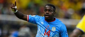 Noah Sadiki, záložník Konga, v duelu proti Kolumbii na fotbalovém šampionátu 2026
