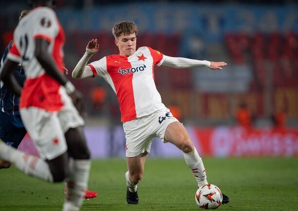 V dresu Slavie by měl naskočit Mikuláš Konečný