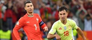 Cristiano Ronaldo v souboji s Martinem Zubimendim ve finále Ligy národů 2025