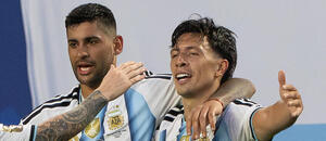 Argentinci se trápili s Kapverdami, Egypt s Austrálií. Kdo postoupí do čtvrtinále?