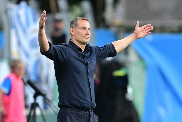 Kouč Letenských Brian Priske nemůže být spokojen s&nbsp;dosavadním průběhem sezony