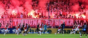Tribuna Sever ukázala při utkání také pyrotechniku