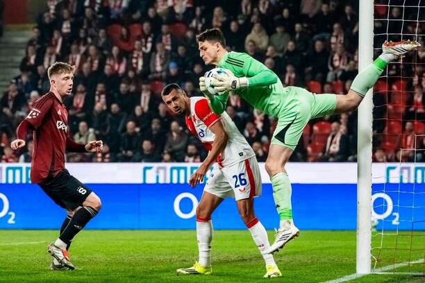 Jakub Surovčík v&nbsp;souboji s&nbsp;Ivanem Schranzem