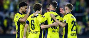 Hráči RUSG se radují z branky na 5:0 proti Lommelu