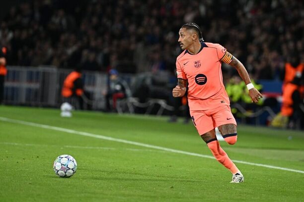 Raphinha během prohry Barcelony s&nbsp;PSG